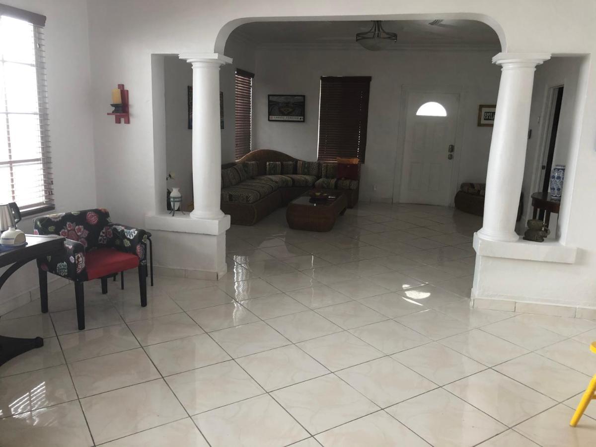 Cozy Room In The Heart Of Little Havana Miami Esterno foto