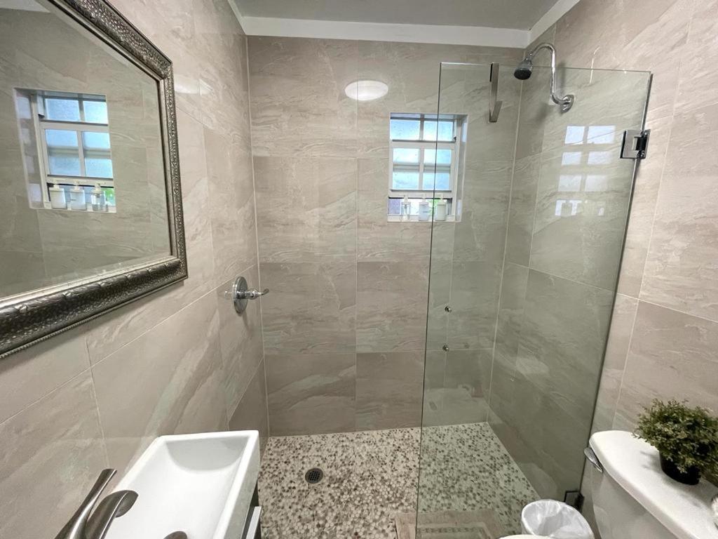 Cozy Room In The Heart Of Little Havana Miami Esterno foto