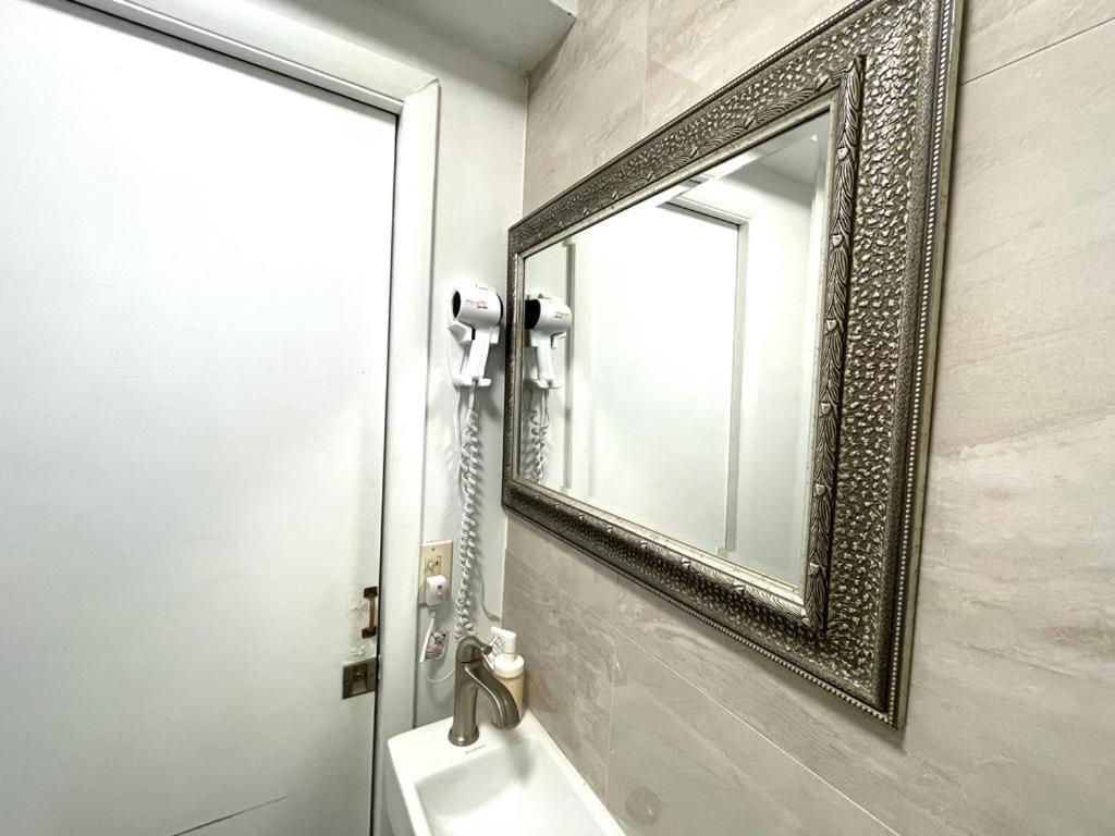 Cozy Room In The Heart Of Little Havana Miami Esterno foto